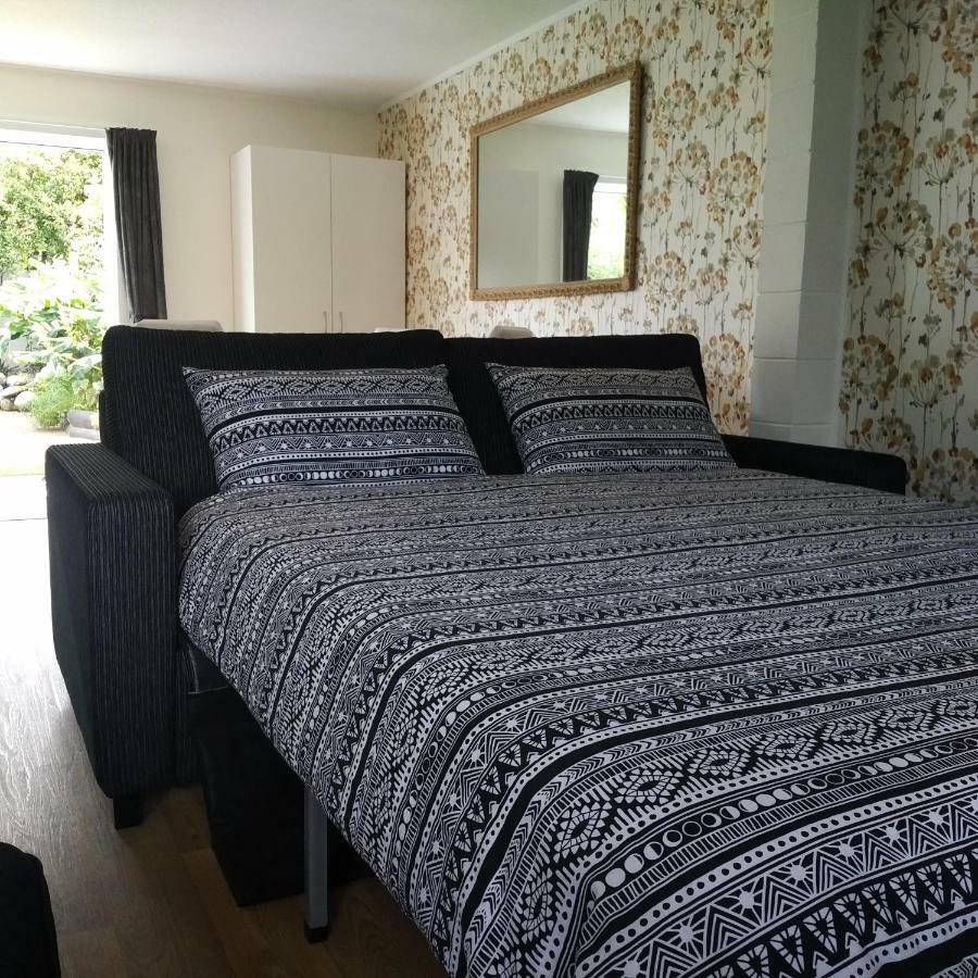 Large Studio With Private Patio, Sky Tv & Wifi Villa Mount Maunganui Buitenkant foto
