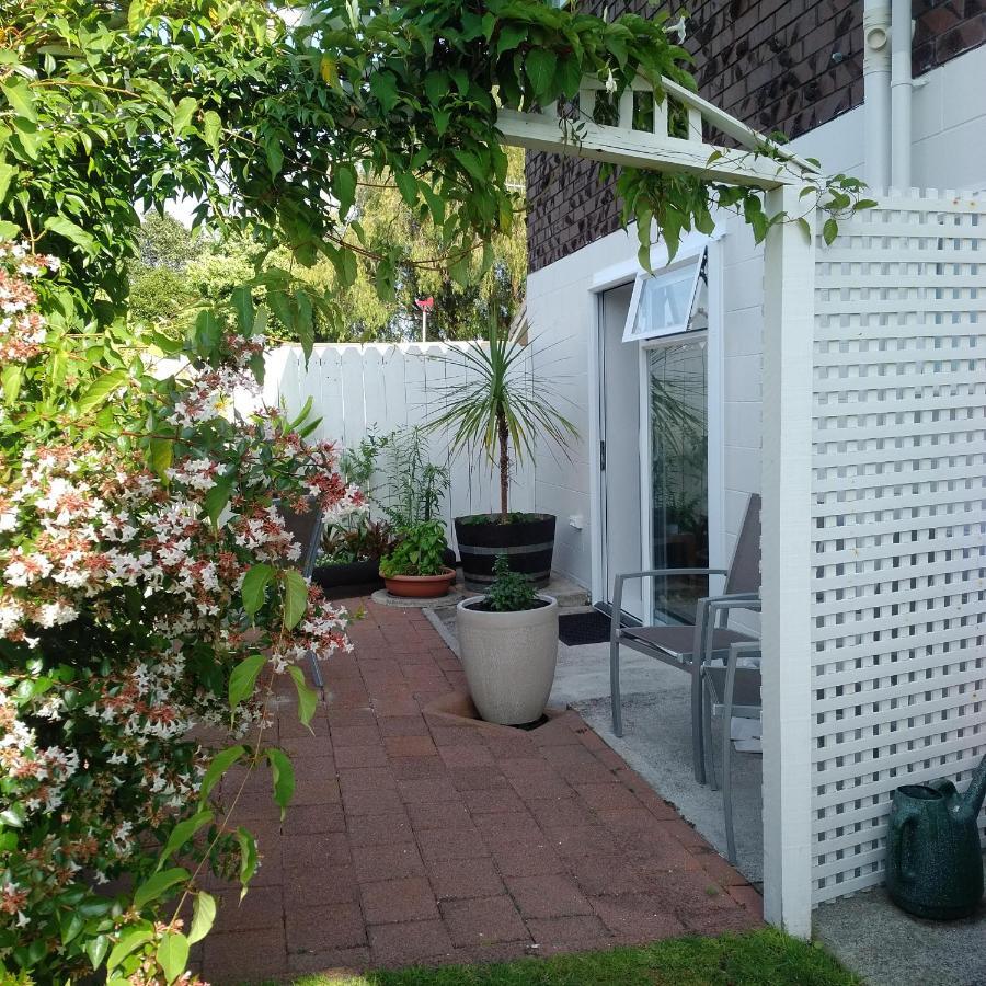 Large Studio With Private Patio, Sky Tv & Wifi Villa Mount Maunganui Buitenkant foto